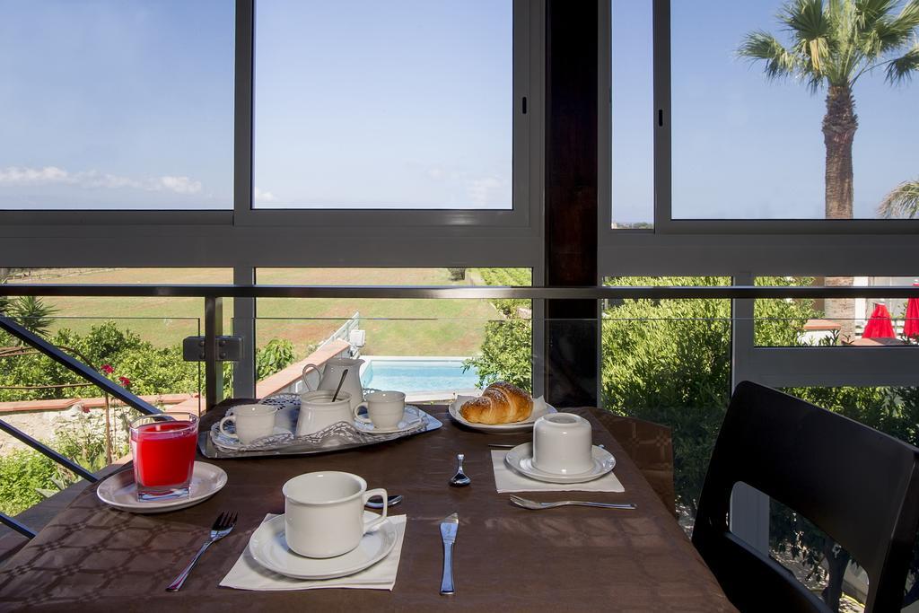 Bed and Breakfast La Rocca Scavata à Rilievo Extérieur photo